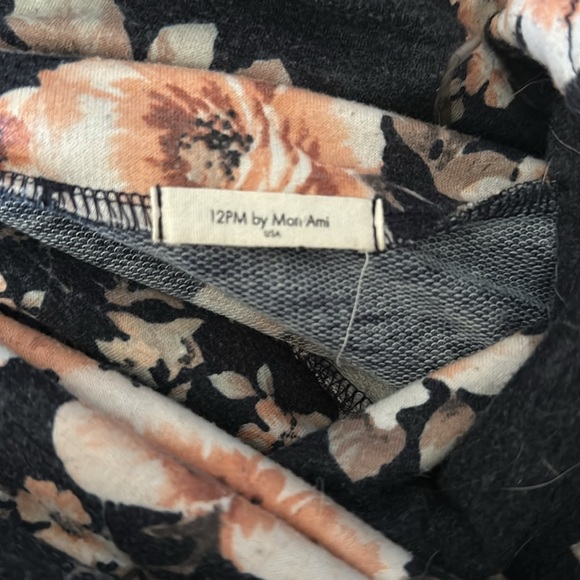 Floral Pullover - Picture 4 of 4